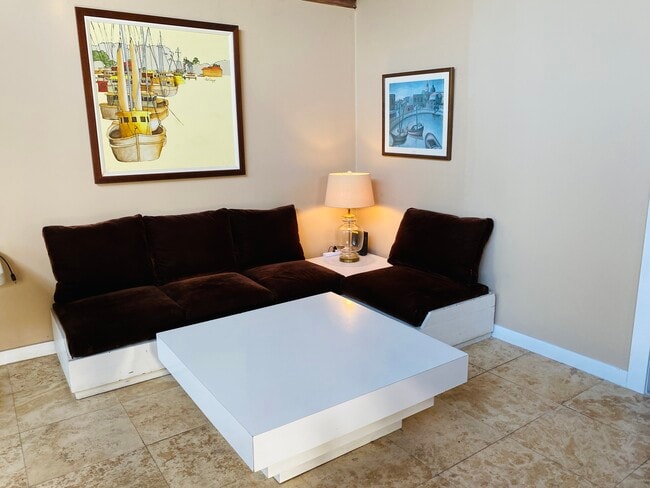 UNIT#B 3 BEDROOM - 105 E 35th St