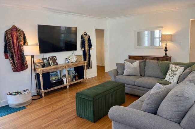 Photo - 3/2 Duplex Conveniently Situated in an Established Neighborhood!