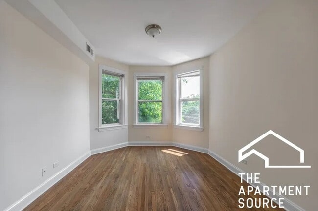 Photo - 2814 N Troy St Unit 2814 North Troy Street