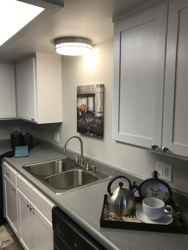 Oak Valley Apartment Homes