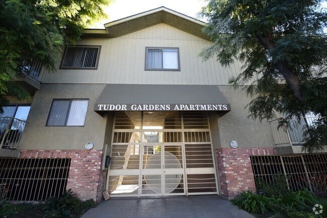 Building Photo - 15128 Burbank Blvd Unit 44-114 Rental