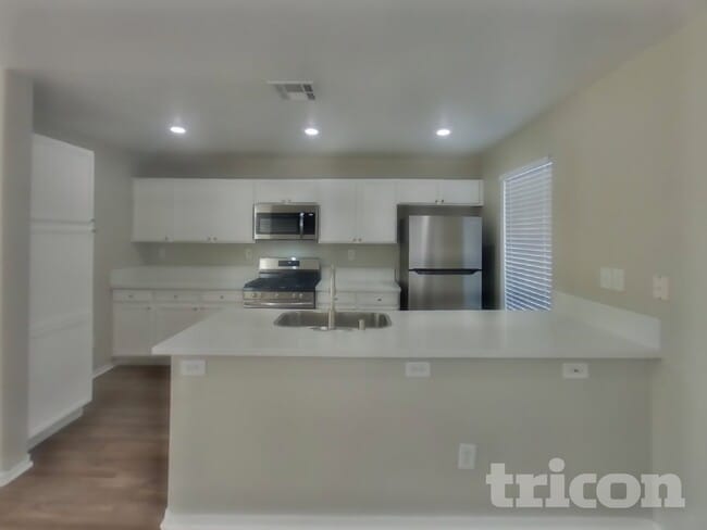 Photo - 6020 St Petersburg Dr