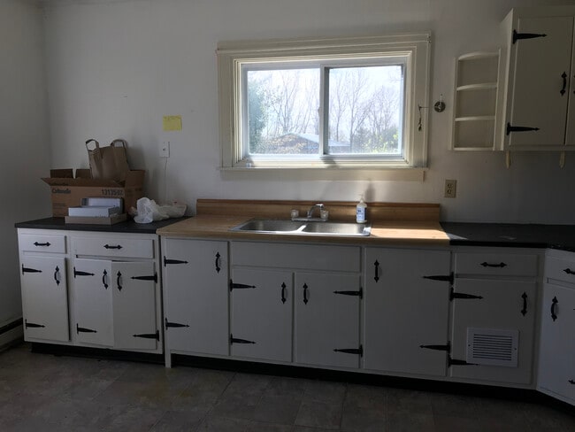 Building Photo - 3110 N Triphammer Rd Unit 2 Rental