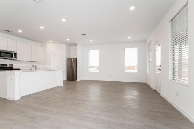 Photo - 1908 Ponderosa Pne Ln