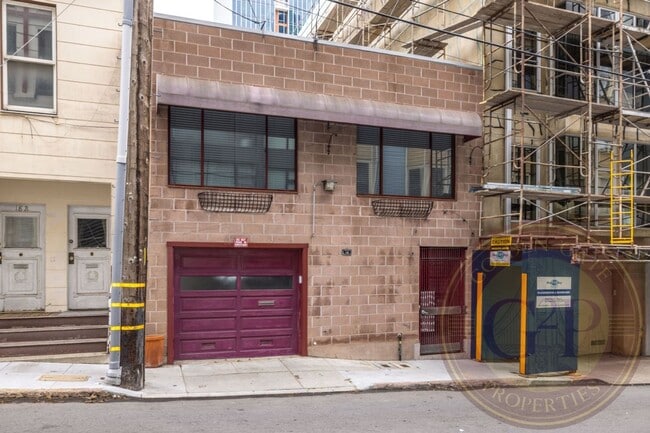 Photo - Rincon Hill - 3 BR, 2 BA House 1,164 Sq. Ft. - 3D Virtual Tour, Garage, Yard