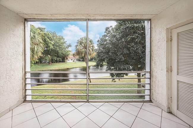 Photo - 2700 Casita Way Unit 204