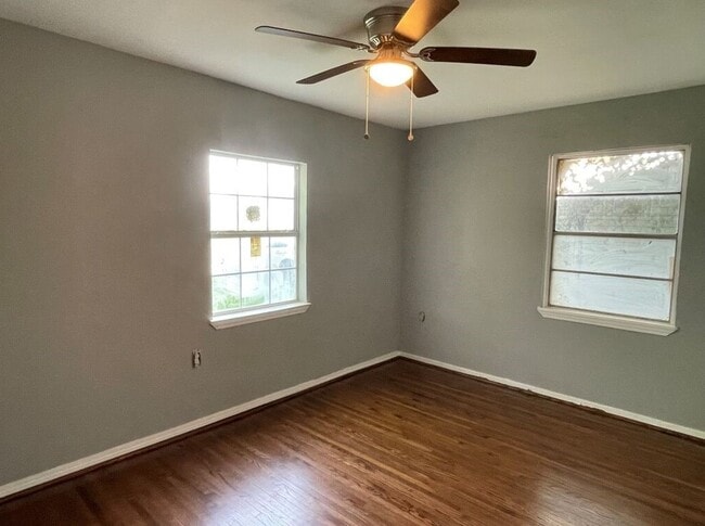 Photo - 4914 Meadow Park Dr