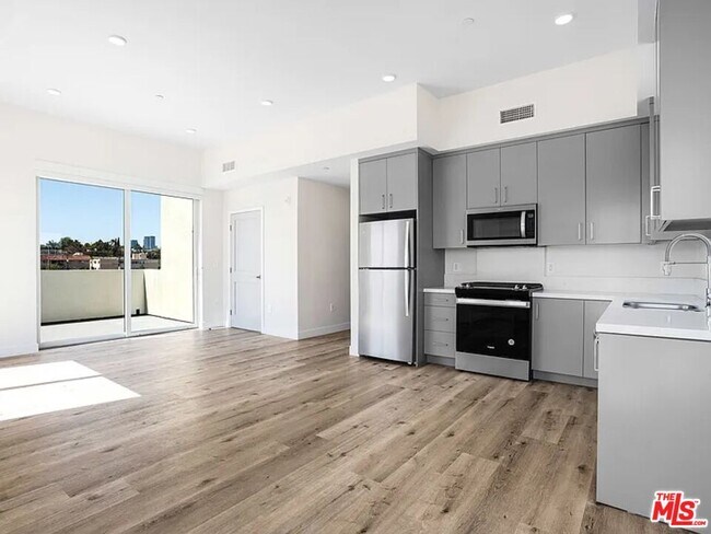 Photo - 3308 Mentone Ave Unit A5