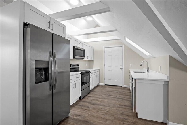 Photo - 15 Clearview Ave Unit 3