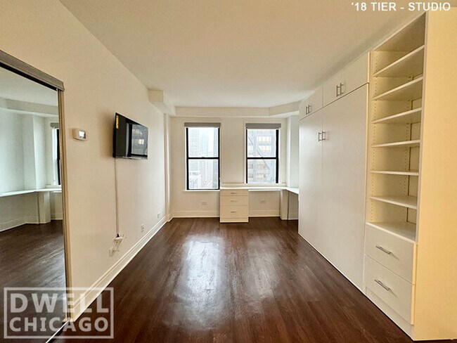 Photo - 260 E Chestnut St