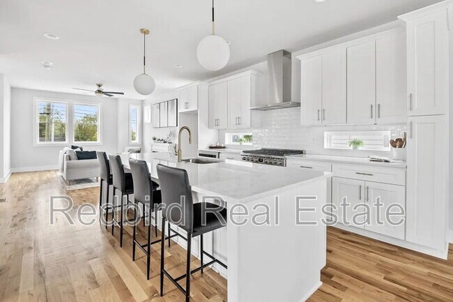 Photo - 1612 Branch St