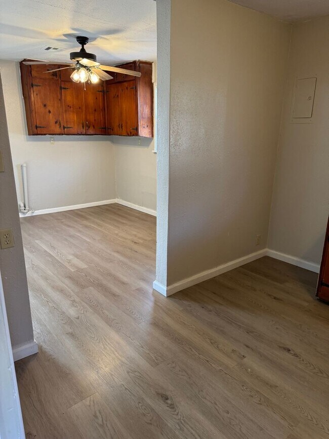 Photo - 211 S Choctaw