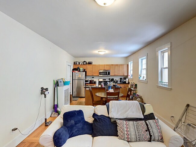 Photo - 95 Hillside St