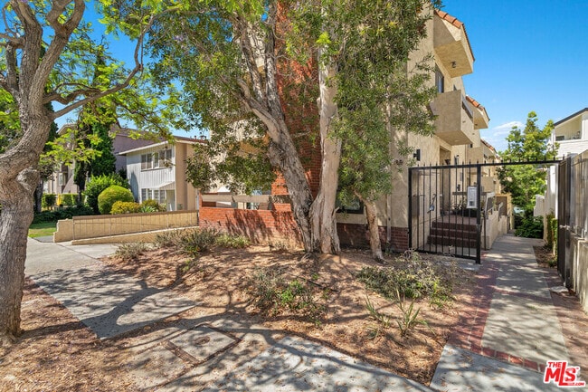 Building Photo - 1825 Westholme Ave Unit 2 Rental