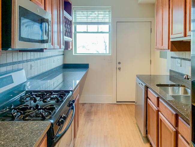 Photo - 3453 N Wolcott Ave Unit 3