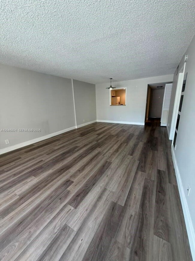 Photo - 408 NW 68th Ave Unidad 209