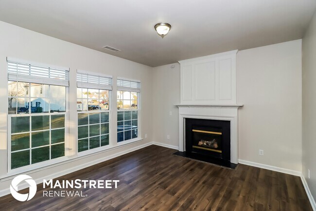 Photo - 2413 Sawyer Dr