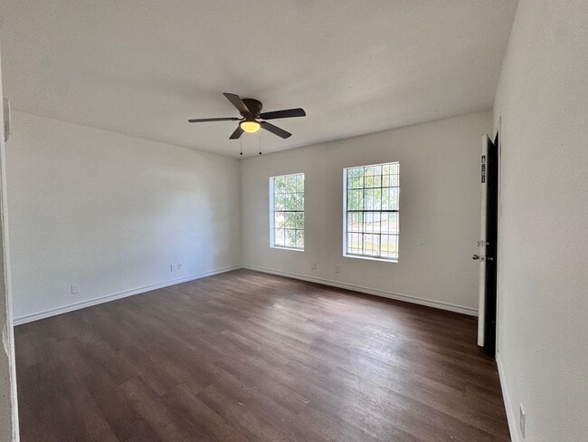 Photo - ONE BEDROOM APT WITH WATER PAID
