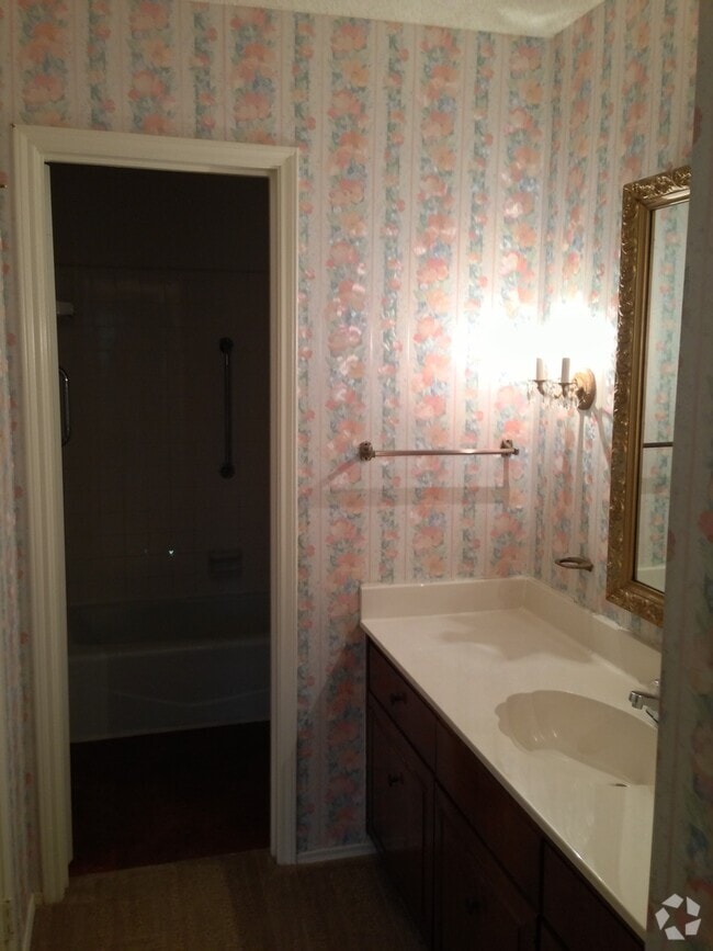 Building Photo - Duplex Rental