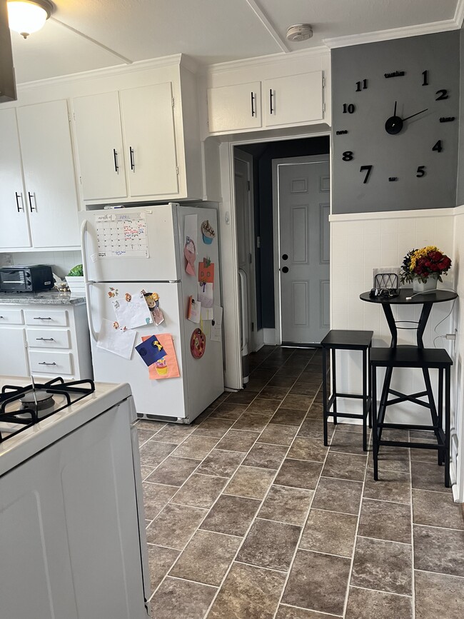 Photo - 27 Dearborn Ave Unit Apt 3