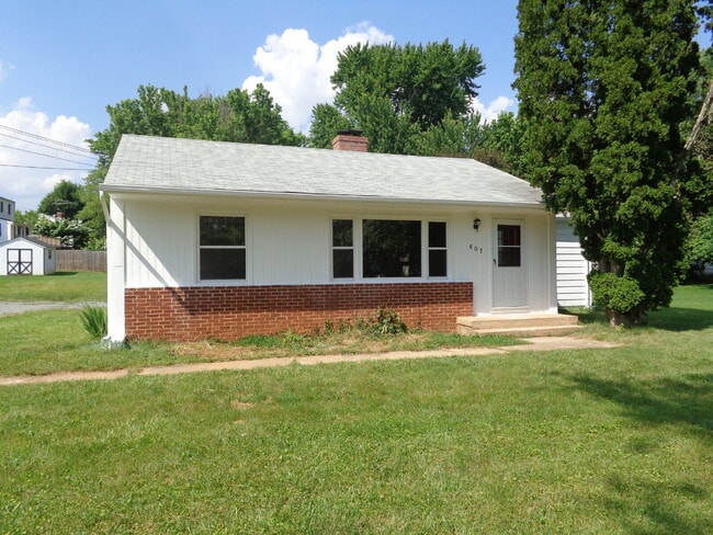 Building Photo - 607 Waterloo Rd