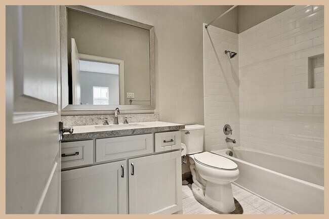 Photo - 215 Willow St