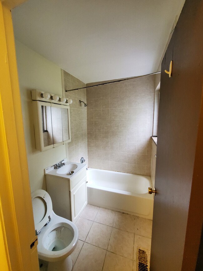 Photo - 27 Forest St Unit 1