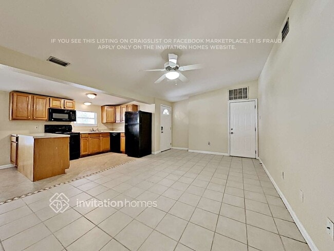 Photo - 8856 67th St