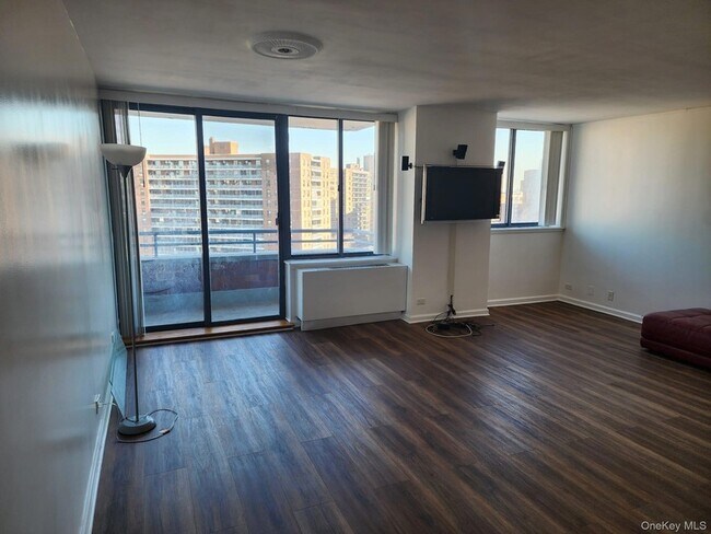 Photo - 62-54 97th Pl Unit 12J