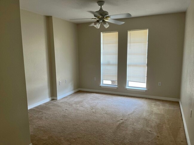 Photo - 315 Woodcrest Dr