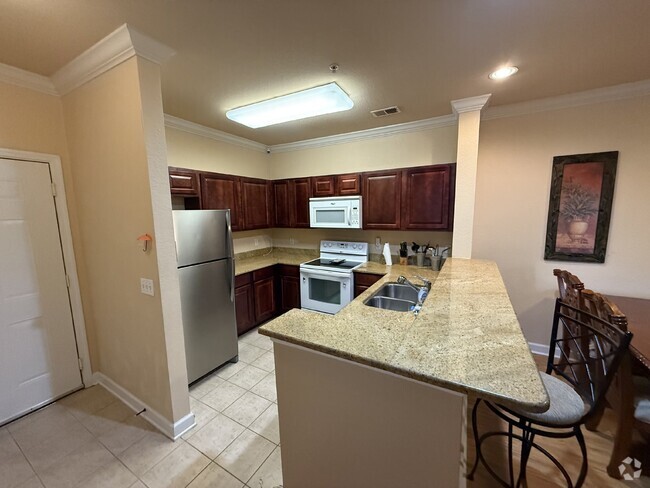 Building Photo - Spacious Furnished 3-Bedroom Condo Oasis w... Unit 4404