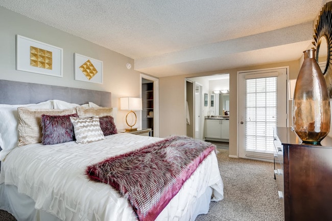 Villas at Holly | Centennial, Co. Apartments