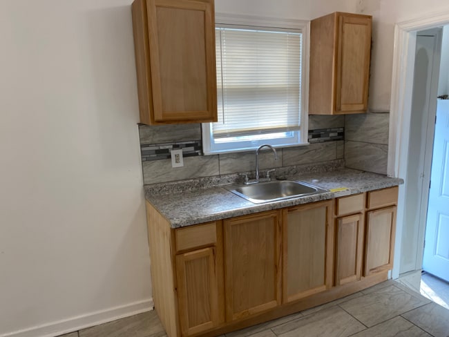 Photo - 20263 Caldwell St