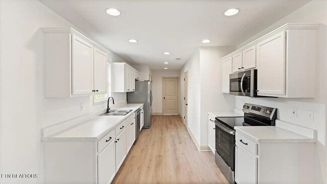 Photo - 6500 Locust Grove Ln