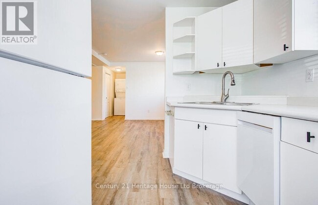Photo - 120 Rolph St Unit Lower