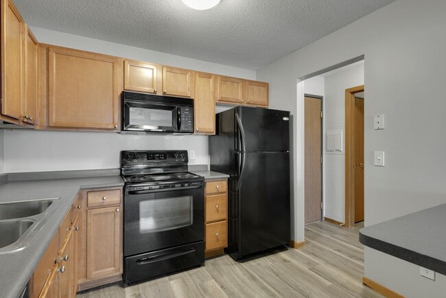 Photo - Summer Creek Apartments