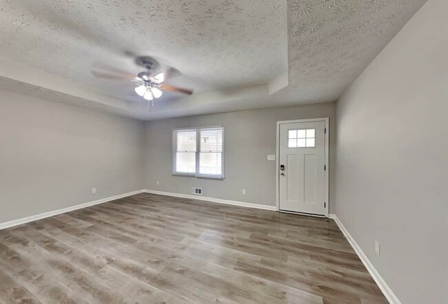 Photo - 301 E Country Woods Dr