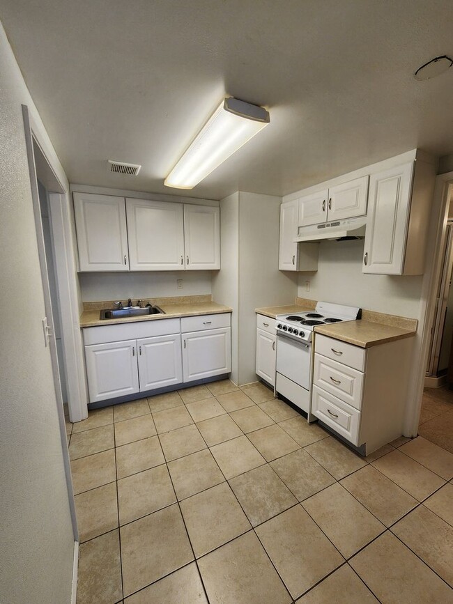 Photo - Thomsen 1580-1584 Unidad 1582