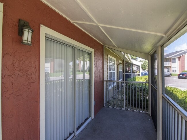 Photo - 305 Lake Parsons Green