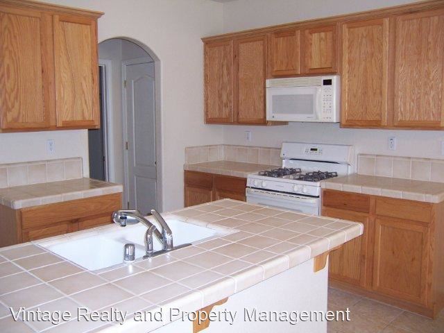 Photo - 4 br, 2.5 bath House - 3153 English Oak Cir.
