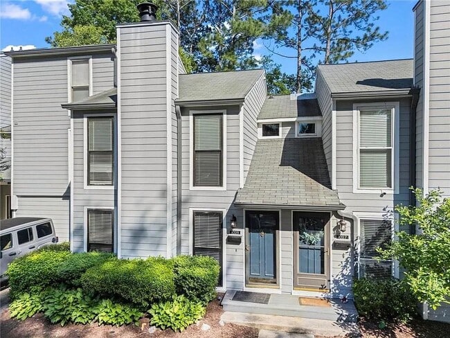 Building Photo - 1028 Riverbend Club Dr SE Rental