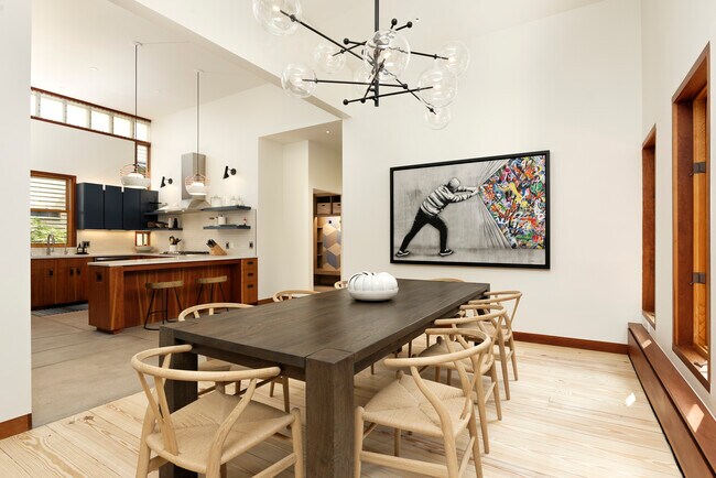 Photo - 411 W Francis St