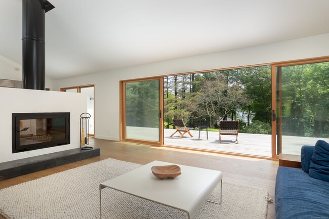 Photo - 37 Canterbury Ln