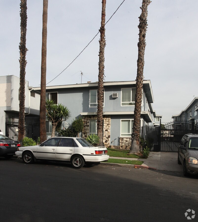 Photo - 1776 N Harvard Blvd Apartments