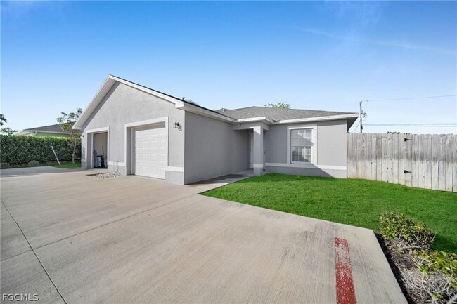 Photo - 614 SW 3rd Ct