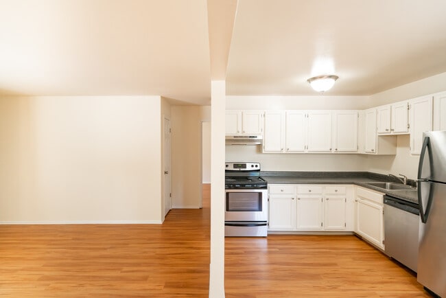 Photo - Brookside Garden Apartments