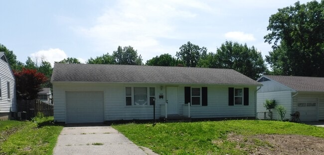Photo - 505 W Meadow Ln