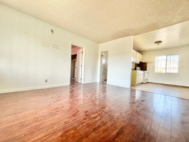 Building Photo - 7343 Sepulveda Blvd Unit 24 Rental