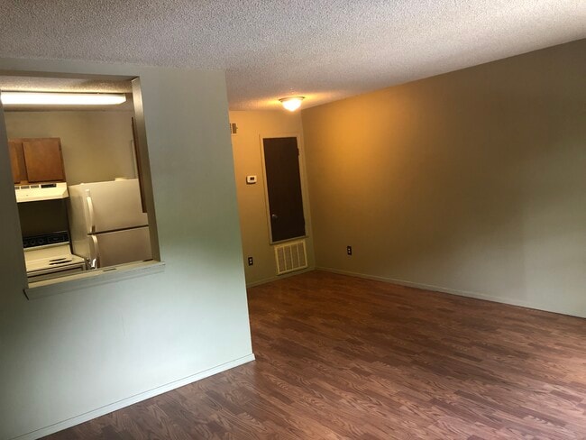 661 N Leverett Ave Unit 17