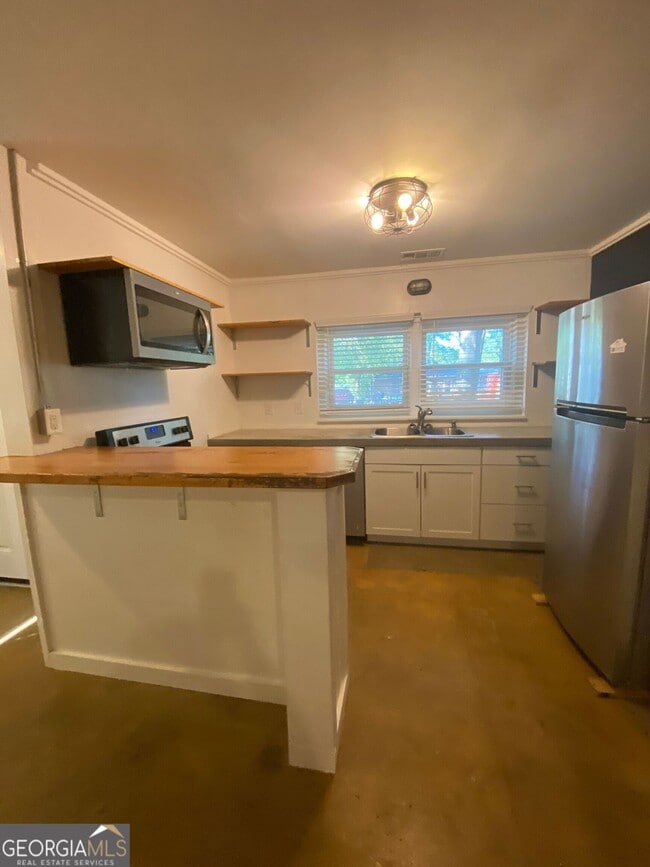 Photo - 170 Griffeth St